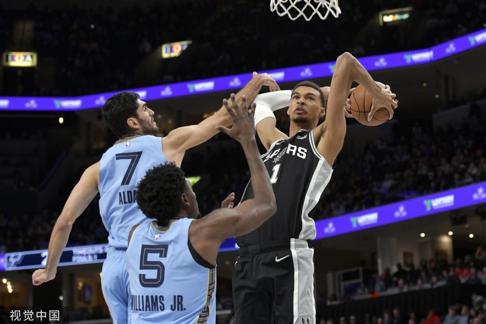 少对金元足 少对金元足