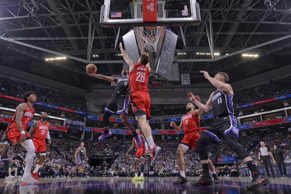 显得格外刺 显得格外刺